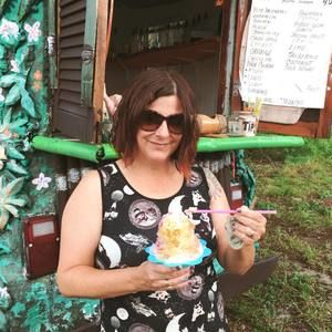 Meet your Posher, Sharon